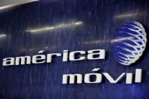 America Movil, the Mexican telecommunications leader, reports a 39% increase in profits for the first quarter.