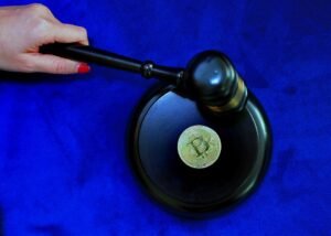Bitcoin Falls to $76K as Trump Does Not Dismiss Recession Concerns