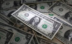 Dollar Reaches Lowest Point in Three Years Amid Trump Criticism of Fed’s Autonomy