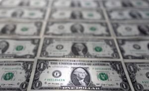 Dollar declines as traders assess tariff impacts before US employment data release