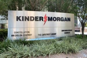 Kinder Morgan, the pipeline operator, falls short of profit expectations for the first quarter.