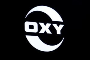Occidental Petroleum signals increased costs for oil and gas production in the first quarter.