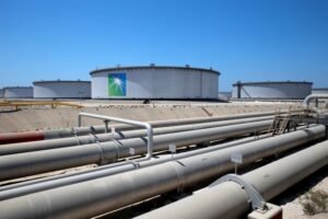 Saudi Arabia reduces oil prices for Asia to the lowest level in four months.
