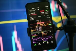 Midday Stock Highlights: AAPL, BABA, PLTR Showing Significant Movement