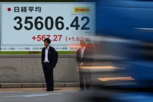 Tech Shares Drive Stock Gains; Dollar Strengthens