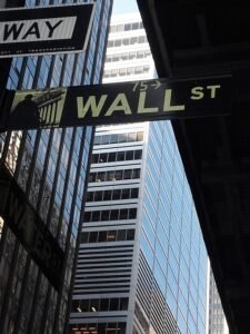 Goldman Raises S&P 500 Forecast Due to Reduced Tariffs