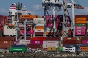US Implements Trump’s New 10% Tariff, Disrupting Global Trade Standards