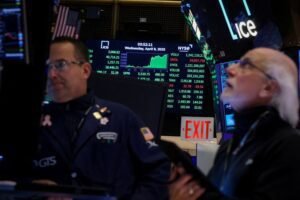 Wall Street Closes Significantly Down as Tariff Concerns Drive Investors to Exit