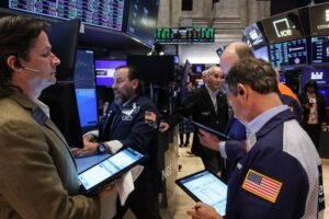 Wall Street closes modestly lower as tariff uncertainty leaves investors apprehensive.