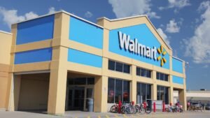 Walmart Withdraws First Quarter Forecast Amid Trump Tariffs