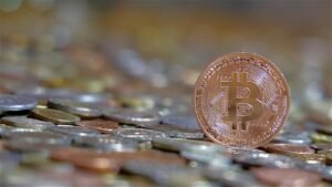 Bitcoin Approaches Peak Against S&P 500: Mike McGlone Warns of a Potential Trap