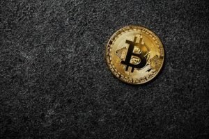 Bitcoin Price Update: Dips to $104.7k as Trading and Economic Uncertainty Reduces Risk Appetite