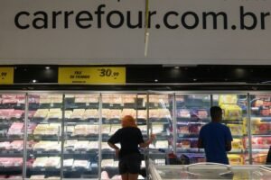 Brazil’s economy expected to bounce back significantly in Q1, according to Reuters survey.