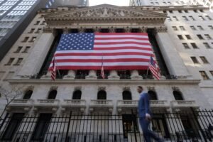 Corporate Bond Market Shows Limited Reaction to Moody’s US Rating Decrease