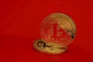Enormous $318.8 Million Bitcoin Shock for Leading Crypto Exchange, Whales Remain Resilient