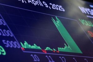 Fed expectations take center stage as US stock market gains momentum.