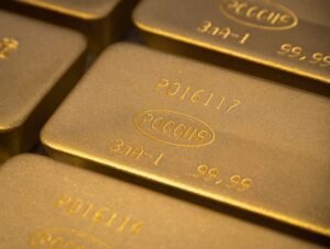 Gold Set to Outperform Silver, According to Goldman Sachs