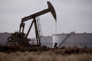 U.S. Crude Oil Stocks Unexpectedly Drop by 2.8 Million Barrels