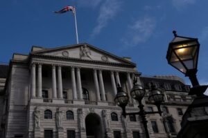 Quick Update: BoE Lowers Rates, Unexpected Voting Split Boosts Pound and Yields