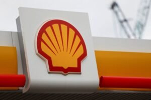 Shell is evaluating the advantages of acquiring BP, according to Bloomberg News.