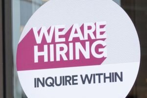 US Job Market Stays Strong Despite Upcoming Tariff Challenges