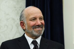 Lutnick minimizes the significance of tariff court decision on US-EU negotiations.