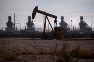 Oil prices decline as market evaluates tensions in the Middle East.
