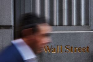 US Stock Futures Climb Amid Middle East Tensions and Fed Meeting Insights