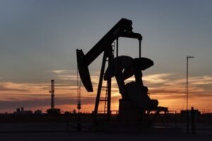 Oil prices steady amid tariff concerns, but on track for weekly increases.