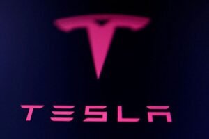 Florida jury mandates Tesla to compensate $243 million for deadly Autopilot accident.