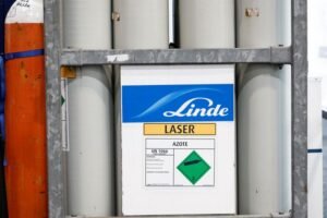 Linde surpasses earnings estimates for the second quarter.